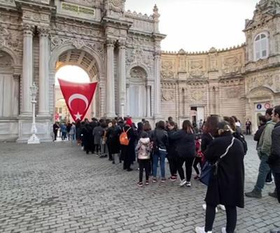 İstanbullular Dolmabahçe Sarayına akın ediyor