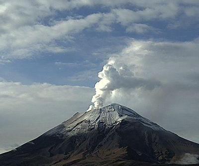 Meksikadaki Popocatepetl Yanardağı’nda son 1 ayda 13 patlama