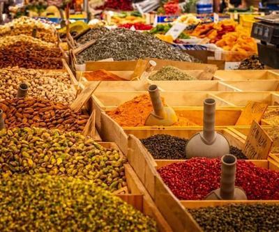 Baharat ve kuru yemişlerde zehir saçan madde kansere davetiye çıkarıyor Kokusuna ve rengine dikkat Pul biber ve toz biberde...