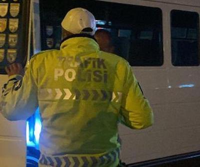 Sahte plakayla yolculuk yaparken polise yakalandı