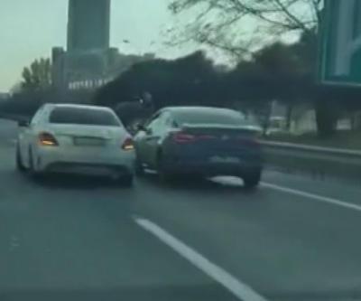 Trafikte akıl almaz magandalık Sürücülere tepki yağdı