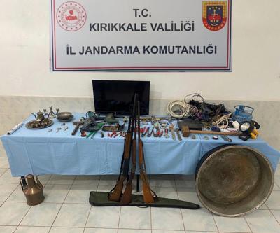 Köydeki evleri bir gecede soyan hırsızlar yakalandı: 476 saatlik kamera görüntüsü incelendi