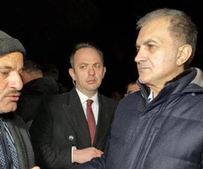 Bakan Kirişci ile AK Partili Çelik, Adanada deprem bölgesinde