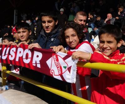 Boluspor-Düzcespor maçının geliri depremzedelere bağışlandı