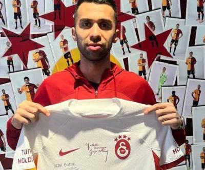 Emre Taşdemir gol attığı formayı depremzedeler için bağışladı