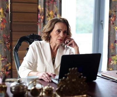 Aile Hülya kimdir Aile dizisinde Hülya Soykan Nur Sürer canlandırıyor Nur Sürer kaç yaşında