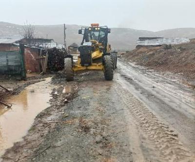 Kangalda sağanak sele neden oldu