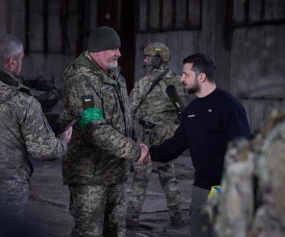 Çatışmaların en yoğun olduğu adres… Kiev duyurdu: Zelenski’den cephe hattına ziyaret