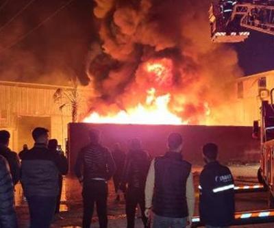 Adanada geri dönüşüm fabrikasının deposu yandı