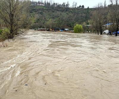 Munzur Çayı taştı, Ovacık yolu kapandı