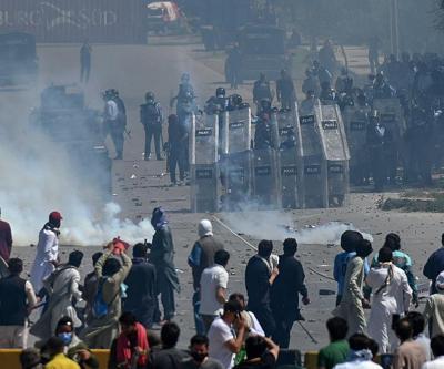 Pakistanda İmran Hanın tutuklanmasının ardından başlayan protestolarda can kaybı 9a çıktı