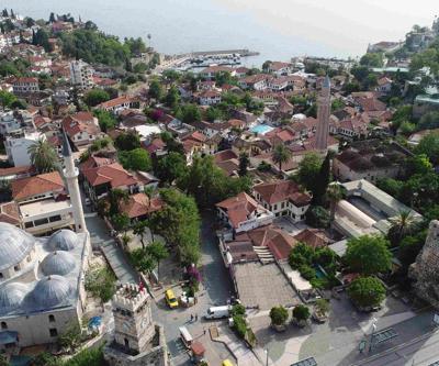 Geceleri 10 bin kişinin olduğu mahallede, 75 seçmen bulunuyor