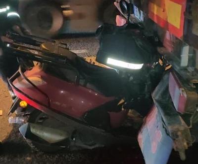 Motosiklet tıra ok gibi saplandı: Motokurye hayatını kaybetti