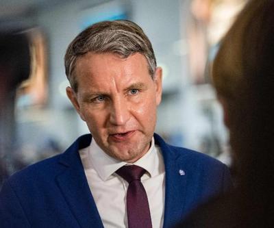 Almanyada aşırı sağcı parti AfD üyesi Nazi sloganı atmakla suçlandı