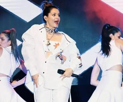 İkinci kez anne olmak için gün sayan Atiye, Uşakta sahne aldı