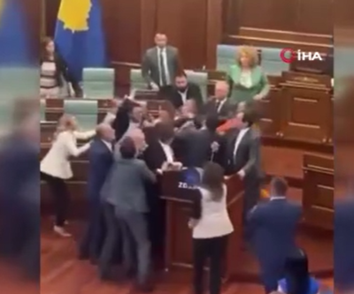 Kosova Parlamentosu’nda yumruklu kavga