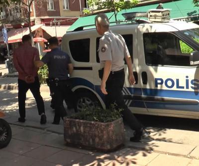 Arkadaşını bıçaklayıp kaçarken çevredekiler tarafından yakalandı