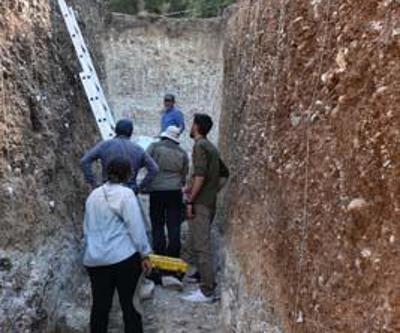 İzmirin altından geçen fay 4,5 metrelik hendekle inceleniyor