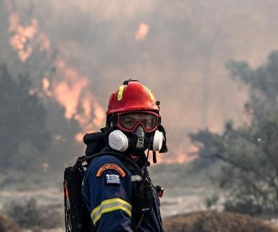 Yunanistan’da orman yangınlarının bilançosu: 3 kişi öldü, 74 itfaiyeci yaralandı