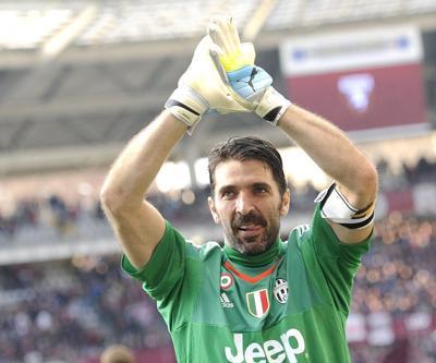 Gianluigi Buffon futbolu bıraktı