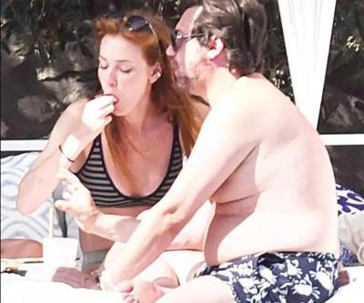 Elçin Sangu ile Yunus Özdikenin loca romantizmi