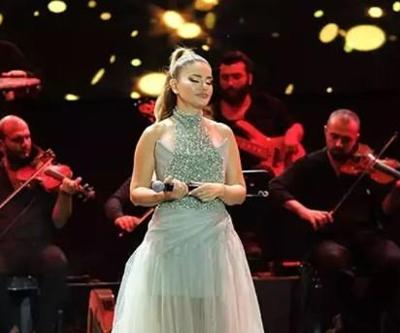 Derya Bedavacı ile Boğazın kıyısında efkar dolu gece