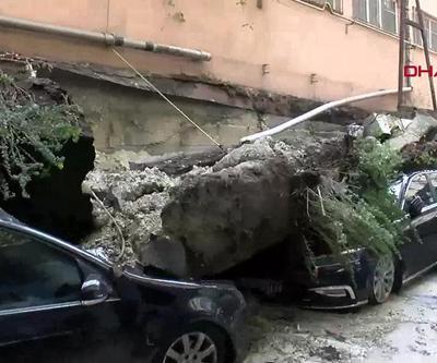 Zeytinburnunda istinat duvarı araçların üzerinde çöktü
