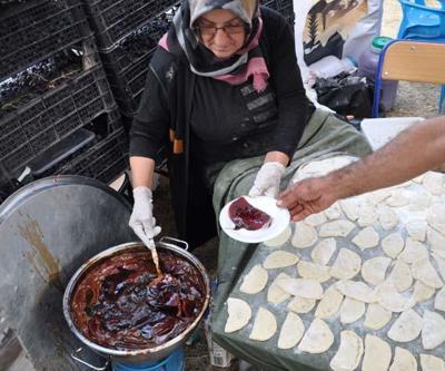 Batmanda pekmez kazanları kahk tatlısı için kaynatıldı