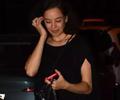 Azra Akının makyajsız hali dikkat topladı