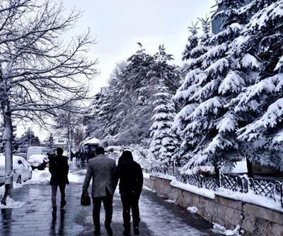Karda ve buzda düşmeden yürümenin 3 kuralı var Uzman isim tek tek anlattı