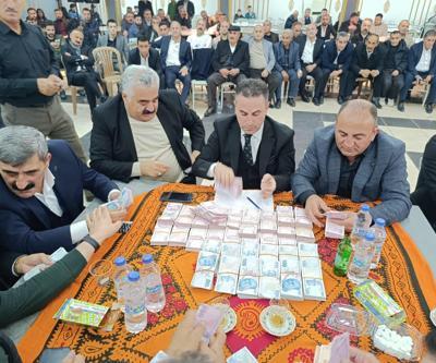 Aşiret düğününde 100 koyun kesildi: Geline kilolarca altın, damada ise milyonlarca lira takıldı
