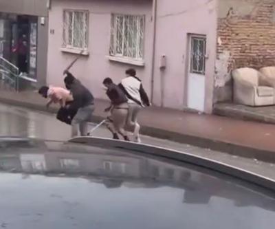 Sokak ortasında borç kavgası, sopalarla dövdüler