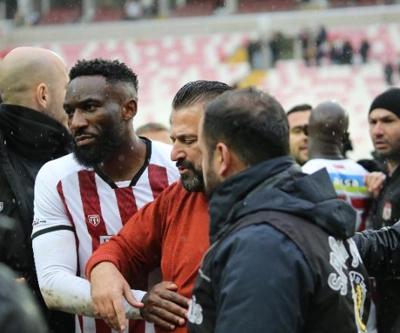 Bülent Uygundan tepki: Benim futbolcuma parmağınla vurarak konuşamazsın