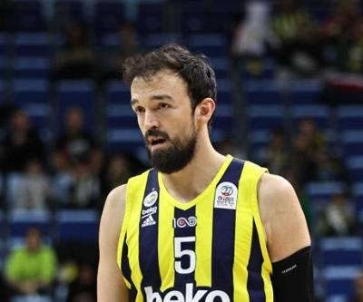 Sertaç Şanlı: Gözünü kırpmadan onları sahaya atıyor