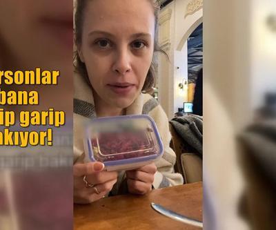 Restoranda artan yemeği eve götürdü