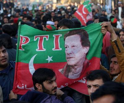 Pakistan seçimlerinde İmran Han sürprizi