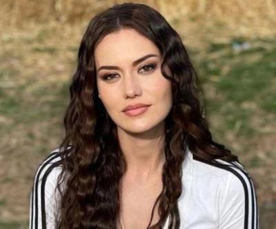 Gören bir daha baktı Fahriye Evcen makyajsız haliyle kendine hayran bıraktı