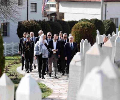 Bakan Güler, Bosna Hersek’te Kovaçi Şehitliğini ziyaret etti
