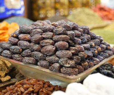 Ramazan ayının vazgeçilmezi hurma tezgaha indi