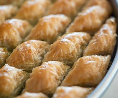 Baklava şerbeti soğuk mu sıcak mı dökülür Baklava şerbetinin püf noktası