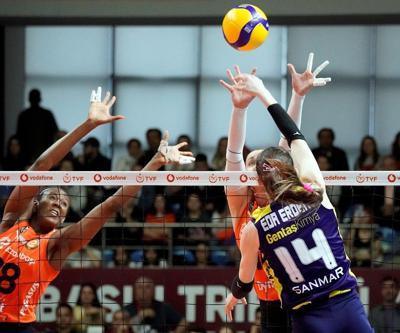 Sultanlar Ligi’nde şampiyonluk son maça kaldı