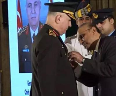 Genelkurmay Başkanı Metin Gürak’a Pakistan’da “İmtiyaz Nişanı”
