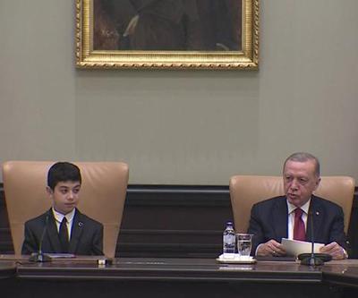 Son dakika haberi: 23 Nisan Çocukları Külliyede Cumhurbaşkanı Erdoğana anlamlı hediye