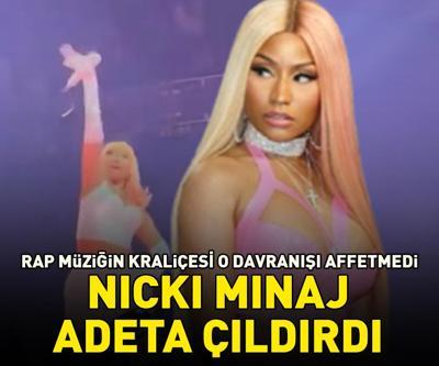 Rap müziğin kraliçesi Nicki Minaj adeta çıldırdı Ünlü şarkıcı sahneye atılan cismi geri fırlattı