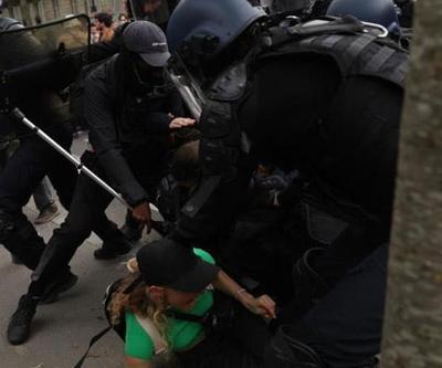 Fransa’da olaylı 1 Mayıs: 47 gözaltı, 15 polis yaralı
