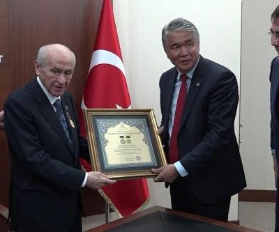 MHP Lideri Bahçeliye onur madalyası