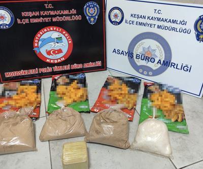 Cips paketlerine gizlenmiş uyuşturucu ele geçirildi: 3 gözaltı