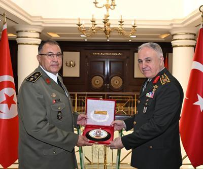 Genelkurmay Başkanı Gürak, Tunus Kara Kuvvetleri Komutanı ile görüştü