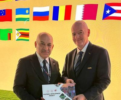 Mehmet Büyükekşi, FIFA Başkanı’yla görüştü