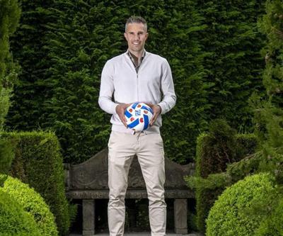 Robin van Persie, imzayı attı